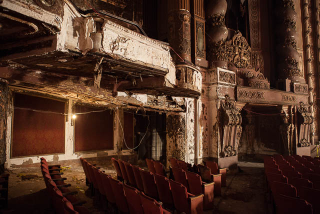 Illustration for article titled Gorgeous Old Movie Theaters That Have Fallen Into Ruin